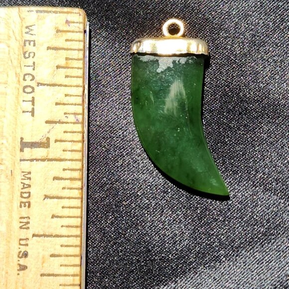 Jade Carved Claw Charm or Pendant - Picture 4 of 7